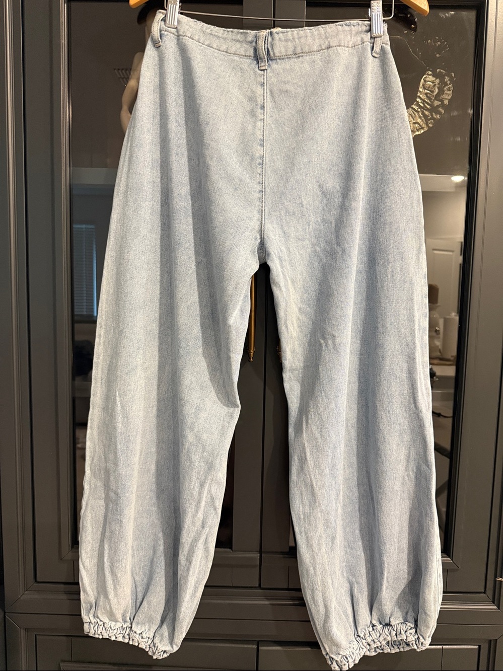Cider Light Blue High-Rise Balloon Jeans with Buttoned Front Pockets - Picture 4 of 12